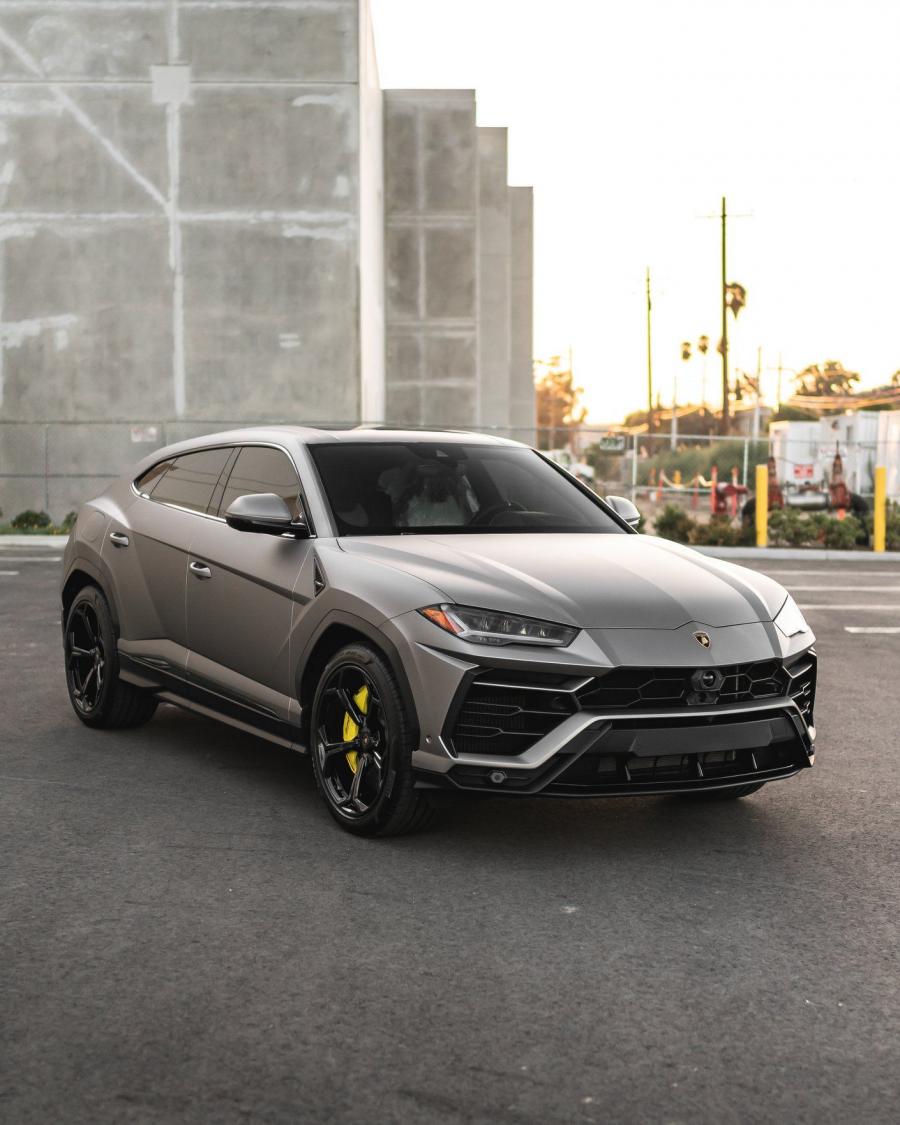 lamborghini urus 2019