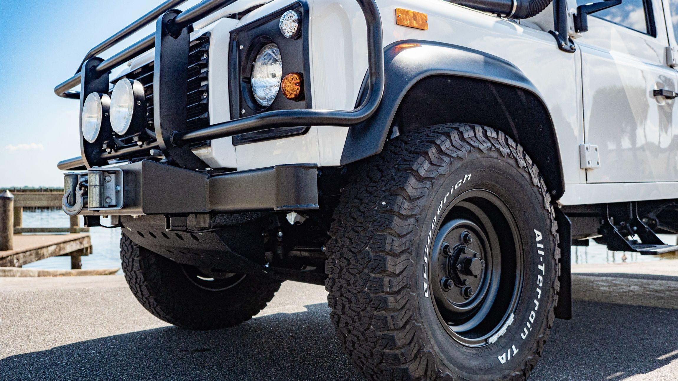 Детали экстерьера Land Rover Defender 110 Alpine Yeti by East Coast ...