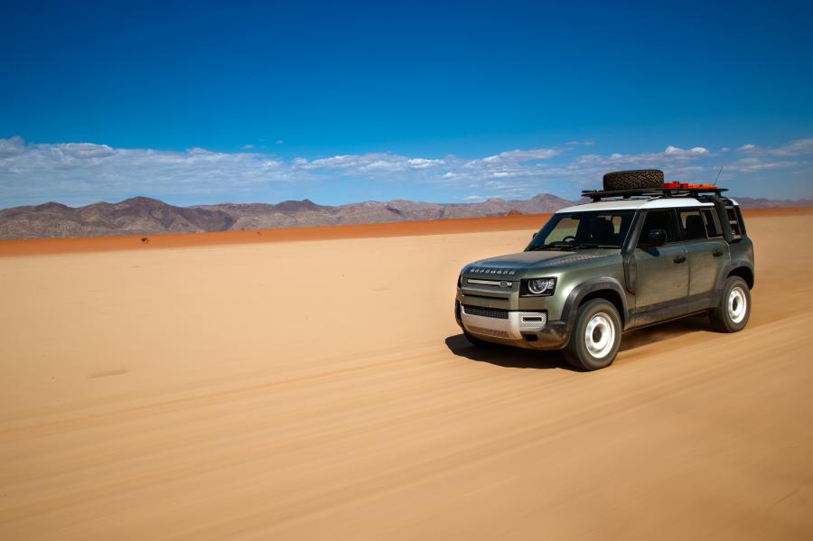 Land Rover Defender 2020 off Road