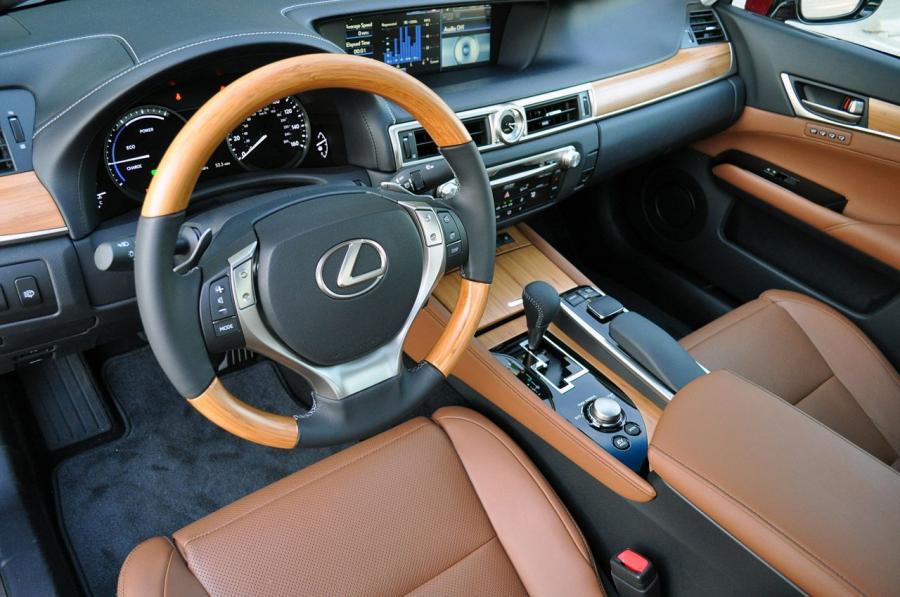 Lexus GS коньячный салон