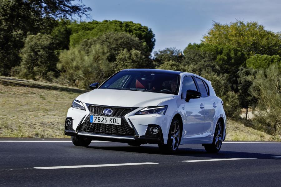 Lexus ct 200h f sport отличия