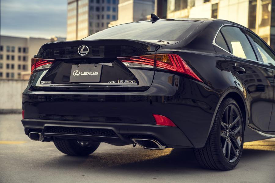 Lexus is 350 f Sport Black