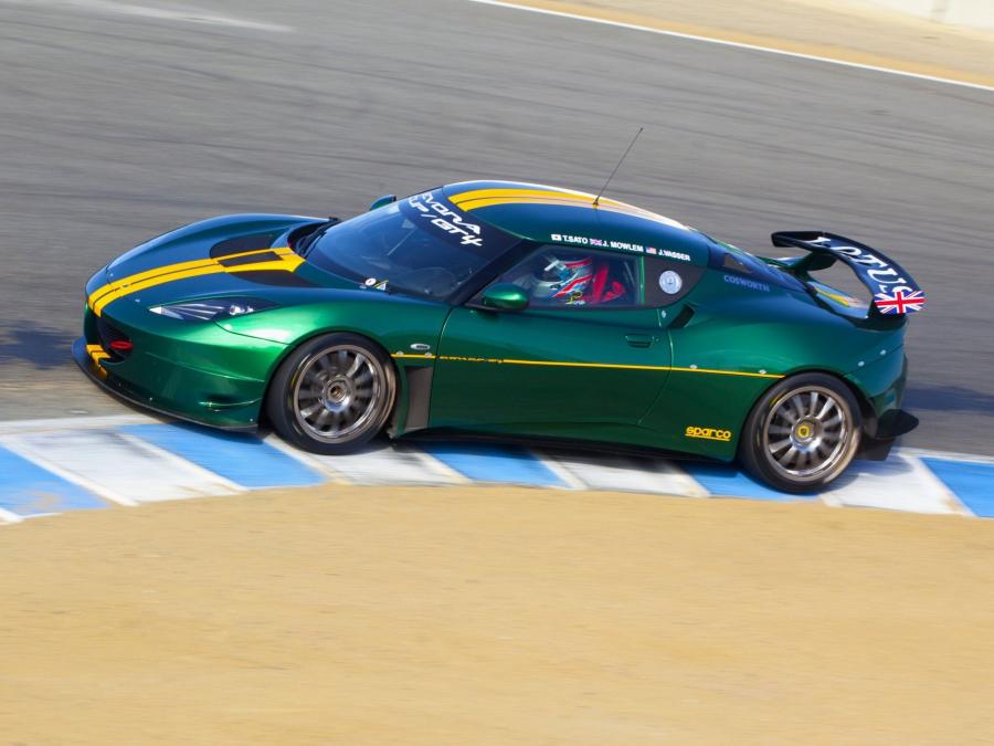 Машина Lotus Evora gt4