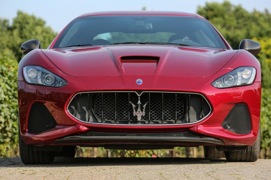 Maserati GRANTURISMO спереди