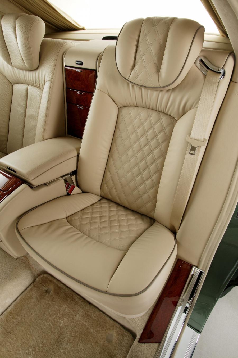 Сиденья майбах. Maybach 62 2002. Maybach 62 (v240). Mercedes Benz Maybach 62s. Maybach 2002 салон.