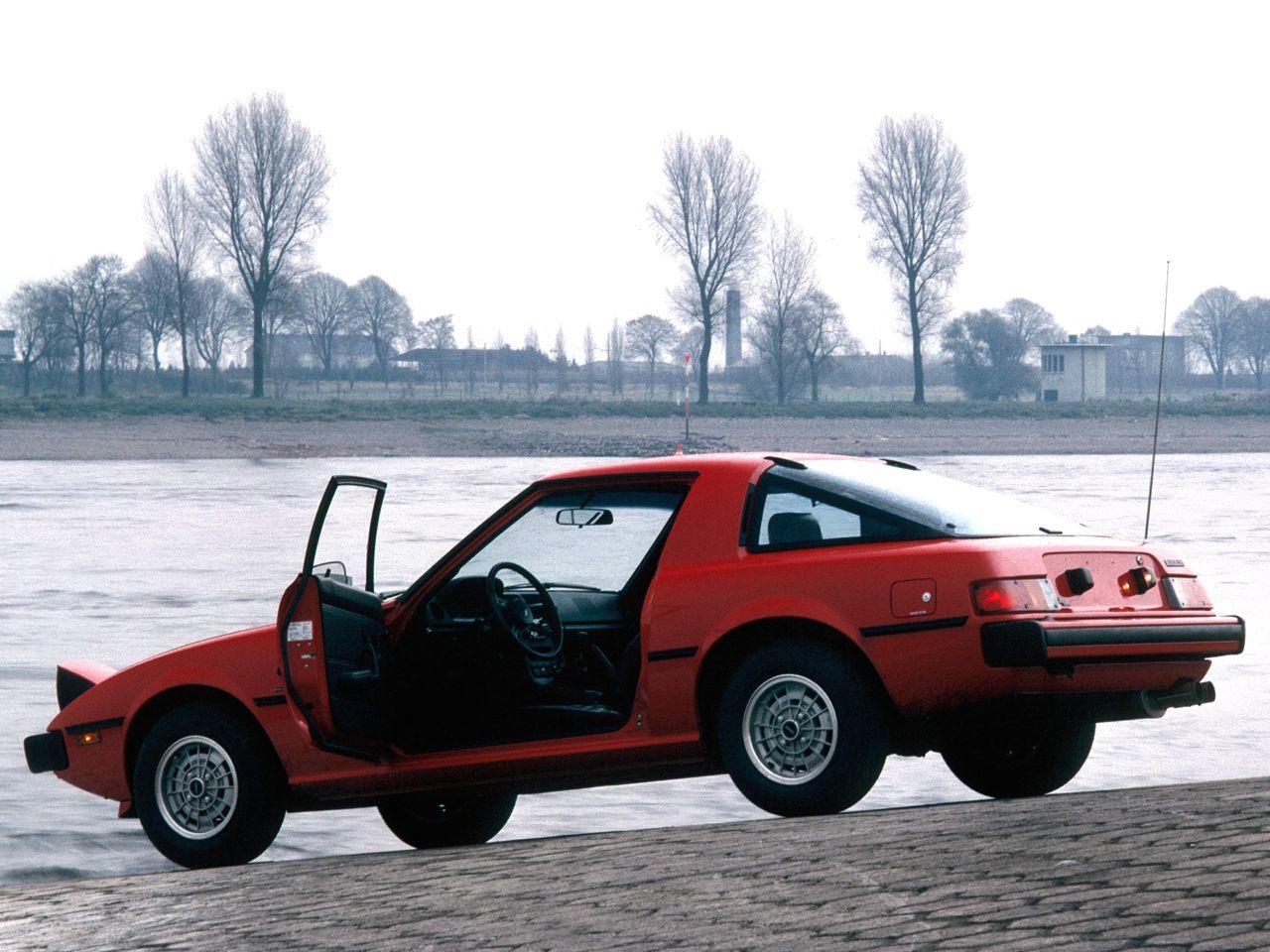 Mazda RX-7 в кузове SA, выпускаемого с 1978 года по 1981 год. Фото 12 ...