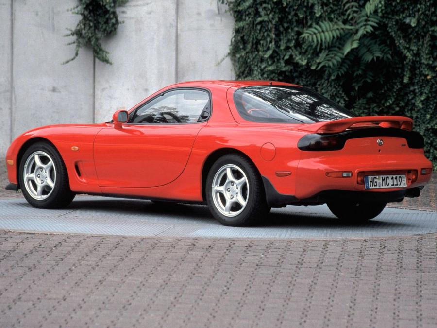 Mazda RX-7 в кузове FD, выпускаемого с 1991 года по 2002 год. Фото 2 ...