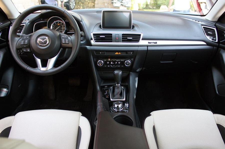 Интерьер mazda 3