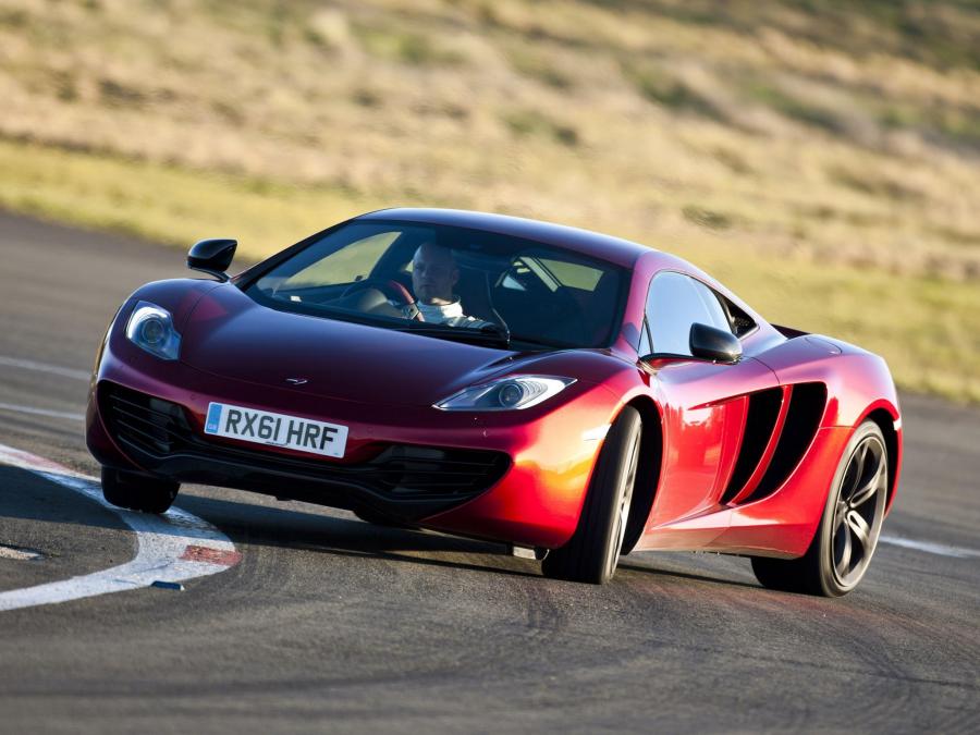 MCLAREN 12c красный