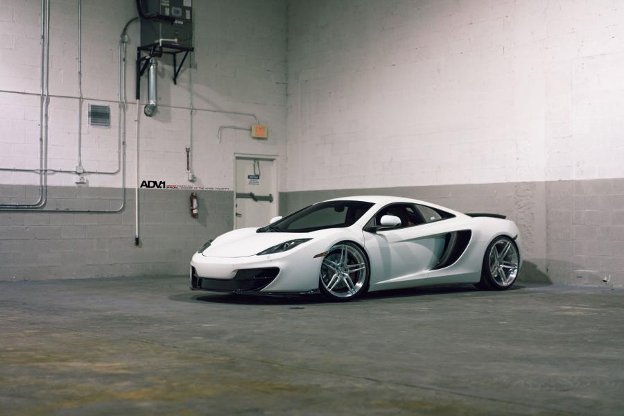 MCLAREN 12c белая