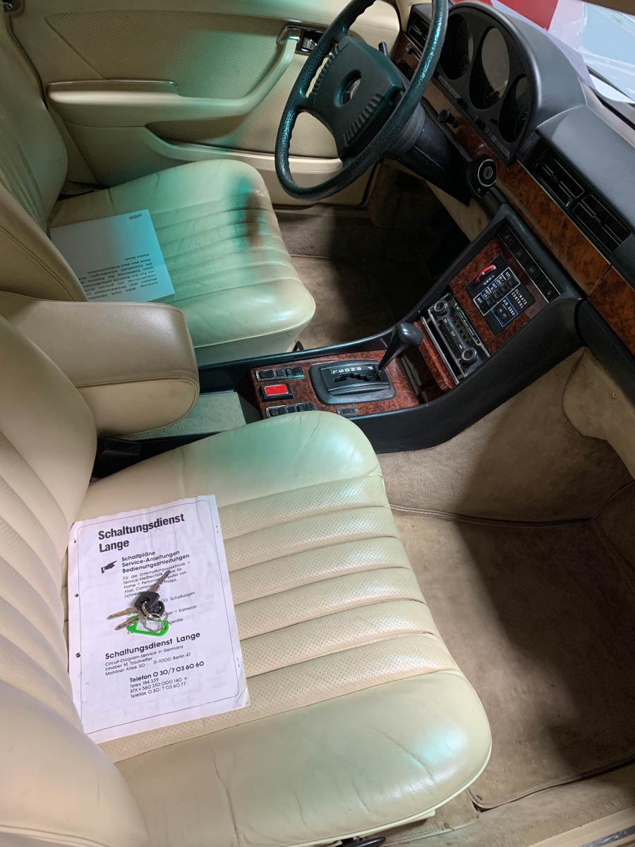 Интерьер Mercedes-Benz 450 SEL 6.9 в кузове W116 1979 года выпуска. Фото  24. VERcity