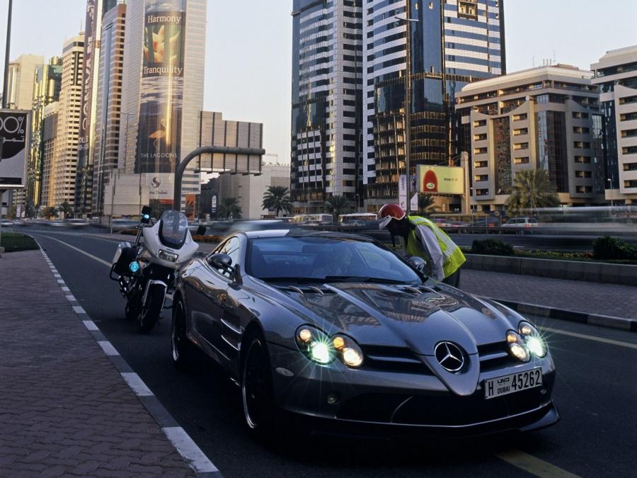 Mercedes Benz SLR MCLAREN черный