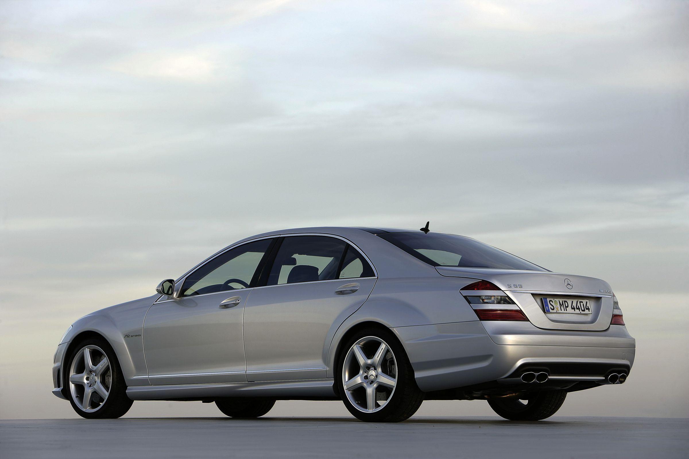 Уникальные характеристики и возможности седана S 65 AMG