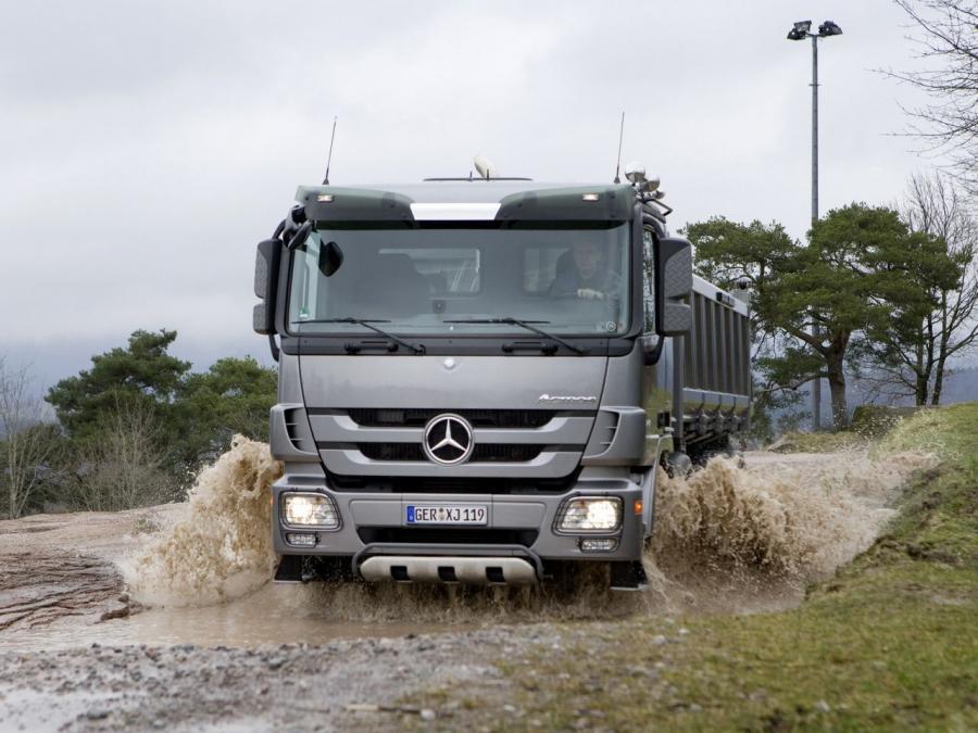 Mercedes Benz Actros Front