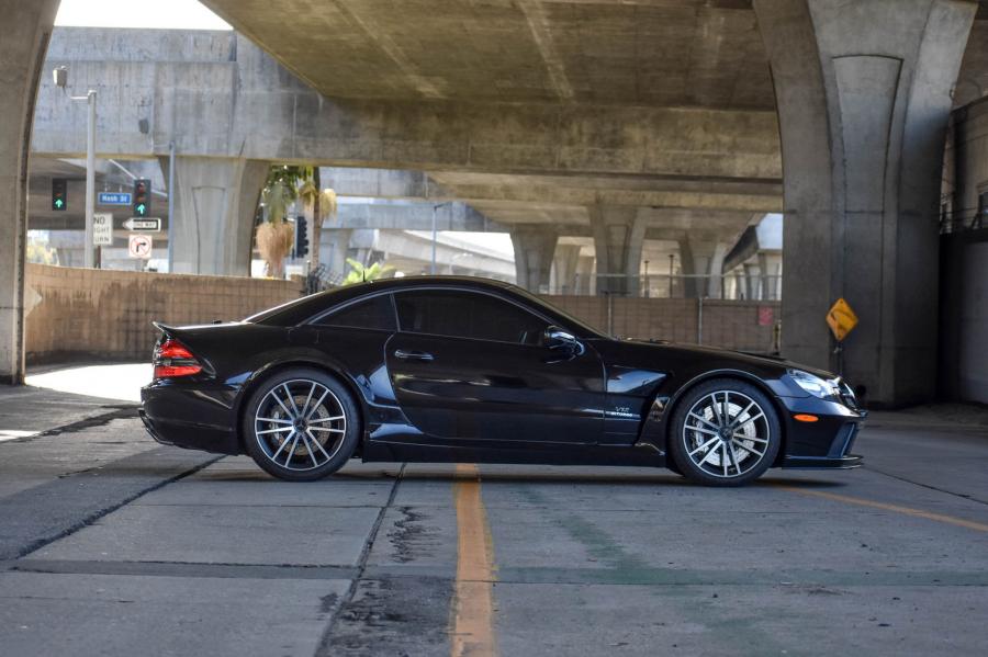 Mercedes Benz r230 Black