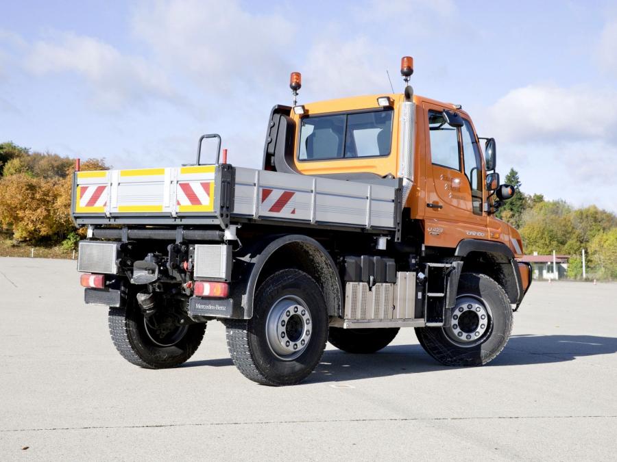 Мерседес Unimog u400