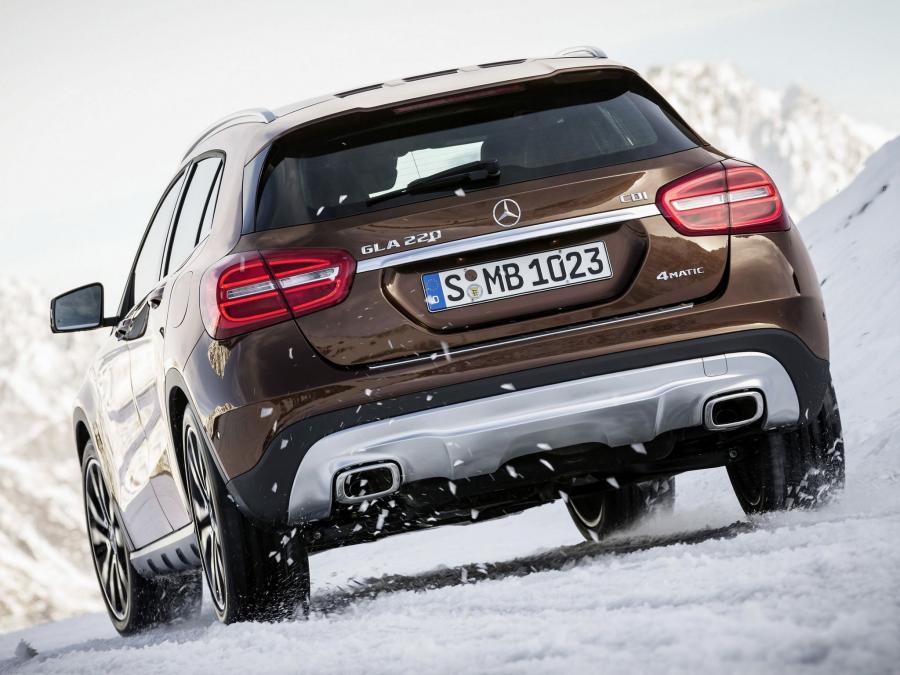 Mercedes Benz 4matic Snow