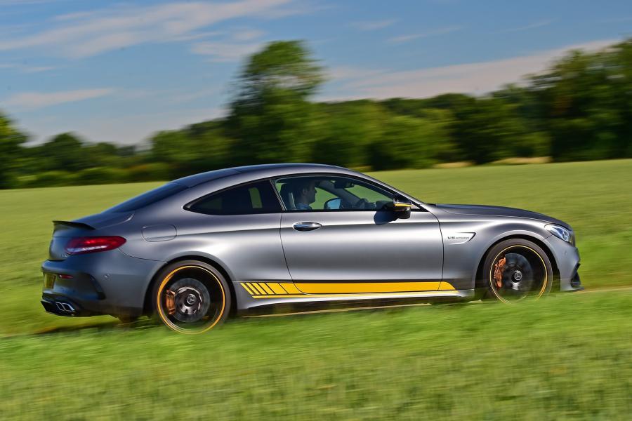 Mercedes Coupe AMG 63 Yellow