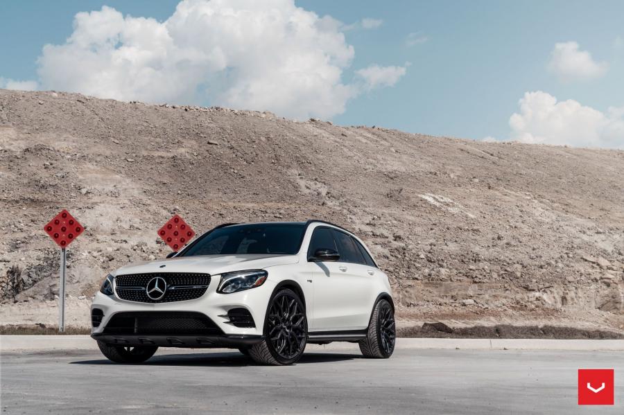 2 2018 года. Mercedes-Benz GLC 43 AMG. Мерседес-Бенц AMG GLC 43 белый. Amg43 GLC 43 AMG. Mercedes GLK 43 AMG.