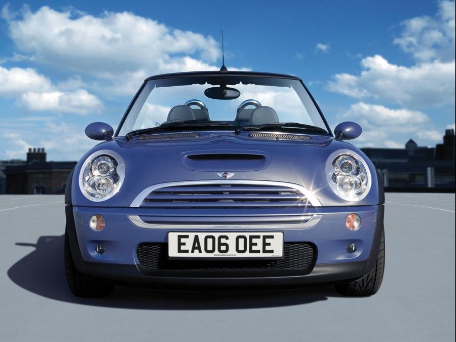 Mini search. Mini Cooper Cabrio r52. Мини Купер s 2004 год. Мини Купер 2004 кабриолет.