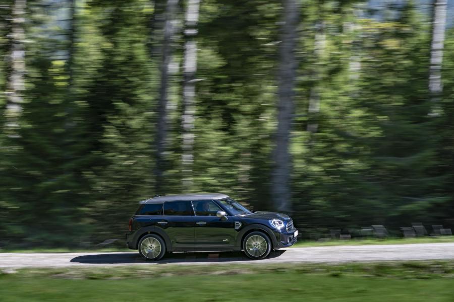 Mini Countryman 2021 с палаткой