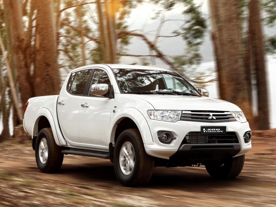 Mitsubishi l200 фото