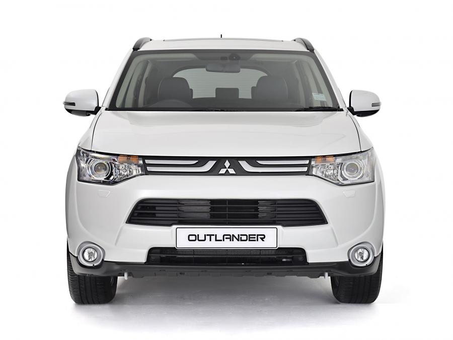 Ремонт outlander. Mitsubishi Outlander 2014. Мицубиси Аутлендер 2014. Митсубиси Аутлендер 12г. То 75000 на Мицубиси Аутлендер 3.