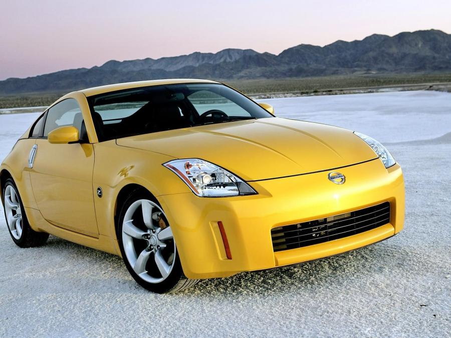 Nissan 350z желтая