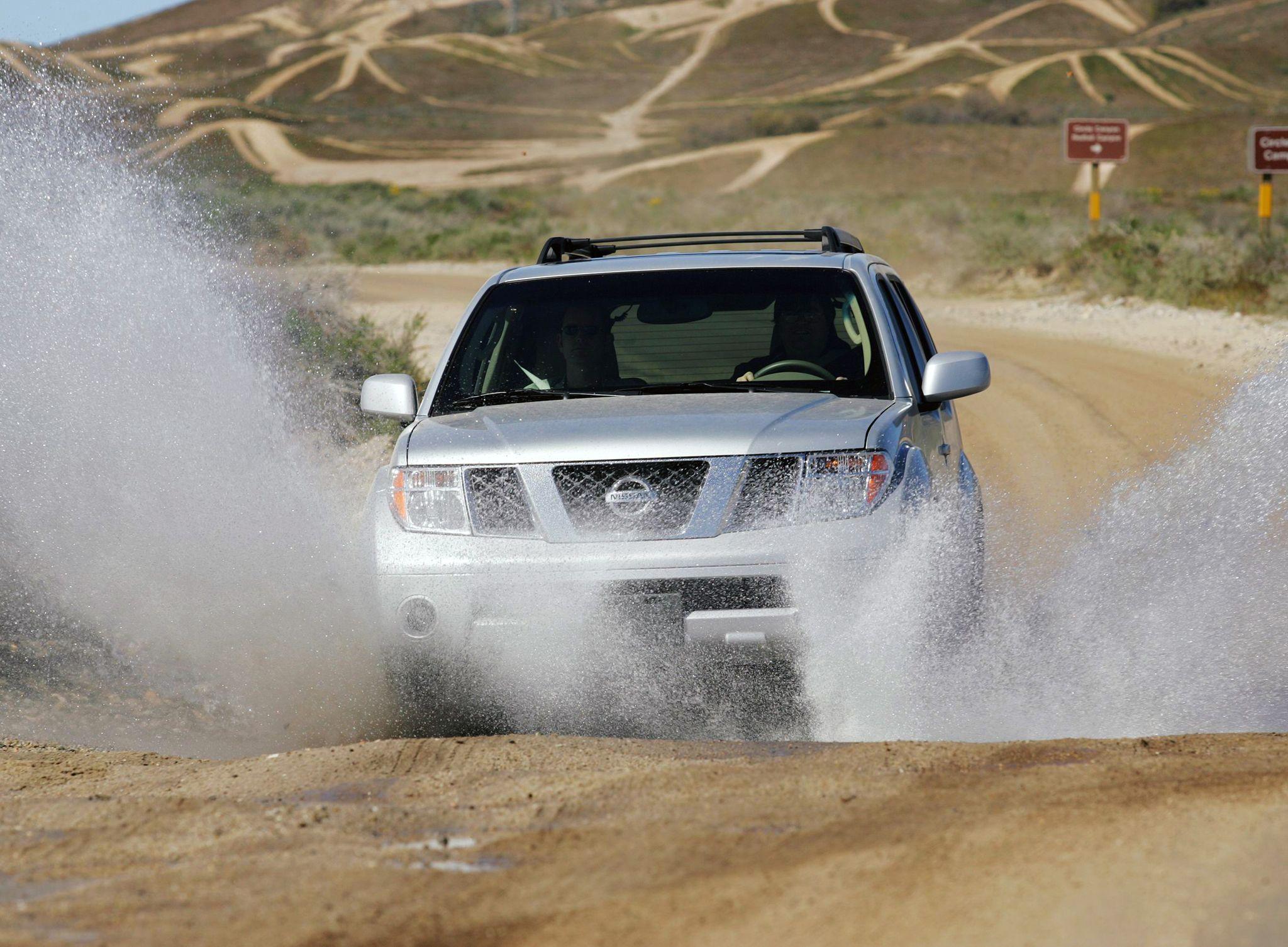 Nissan Pathfinder 2004 года выпуска для рынка США. Фото 1. VERcity