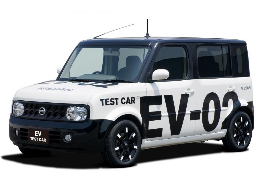 Nissan Cube электромобиль