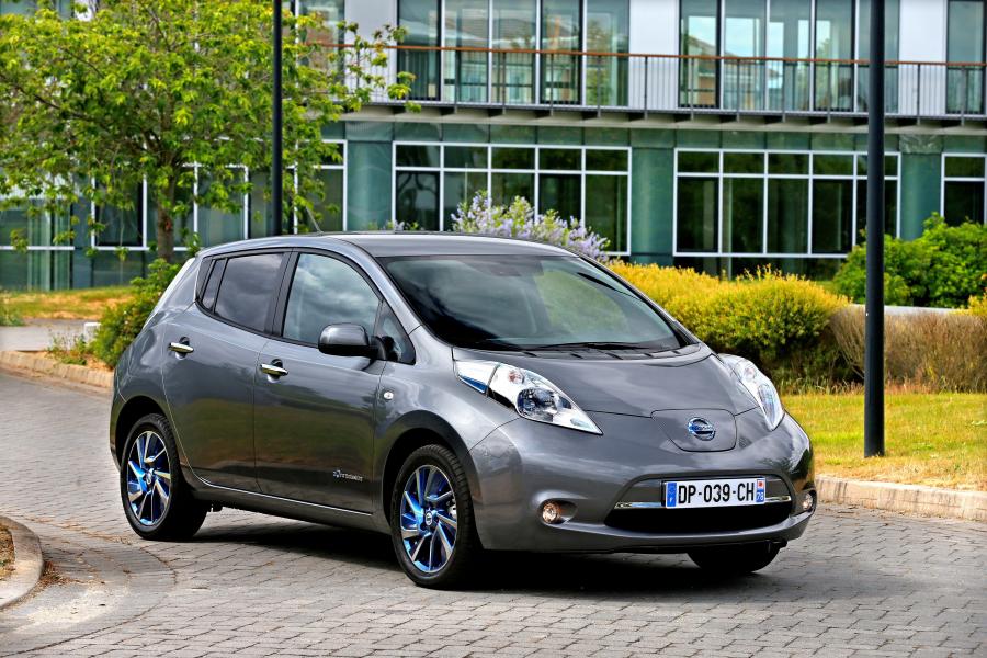 Nissan leaf фото