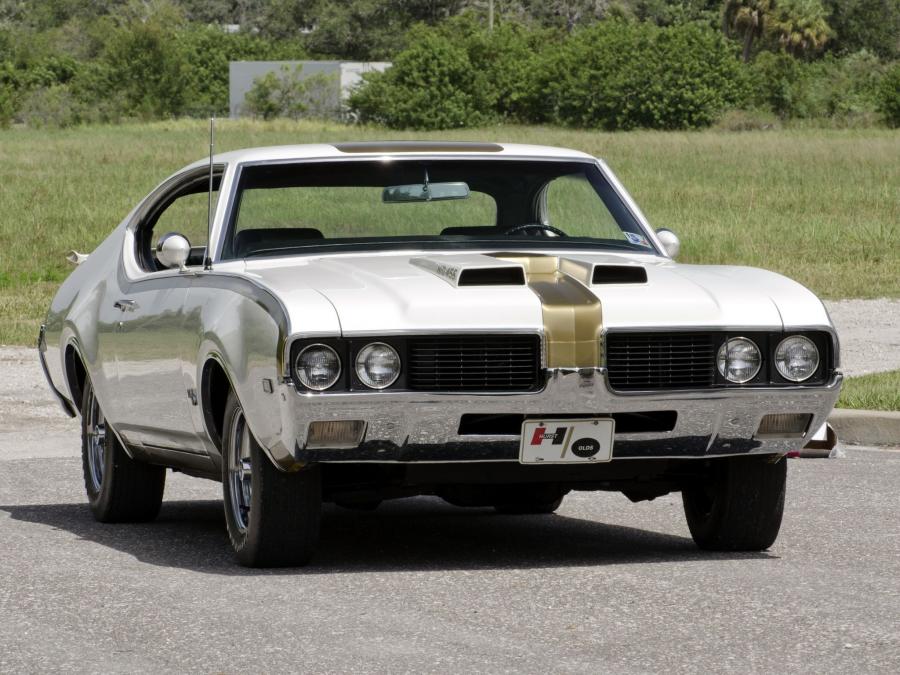 Oldsmobile 442 Race