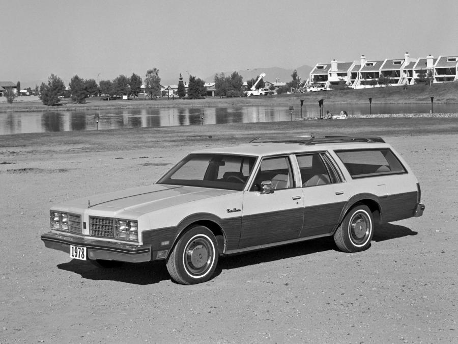 Oldsmobile Custom Cruiser