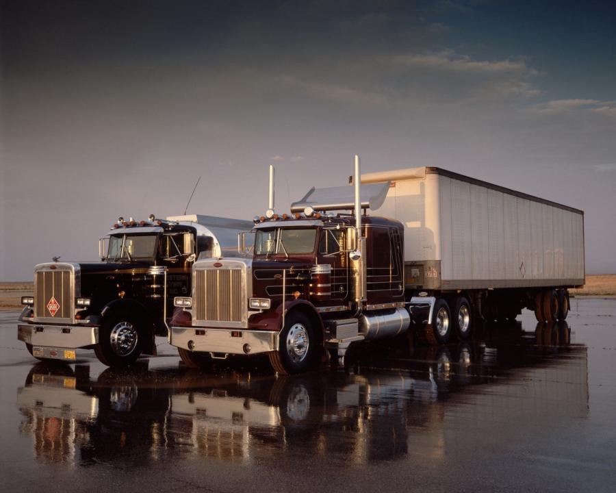 Тягач Peterbilt 379