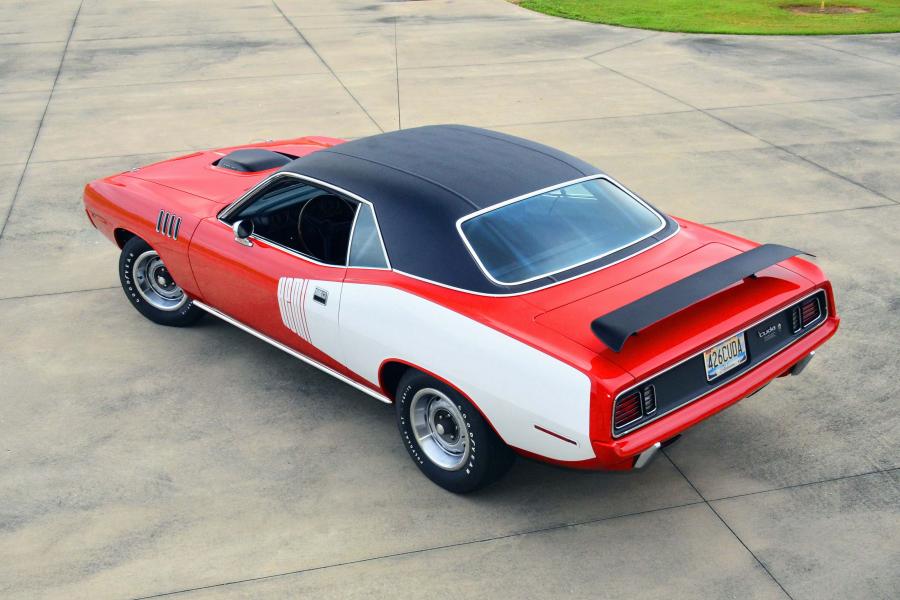 Машина Plymouth Hemi CUDA