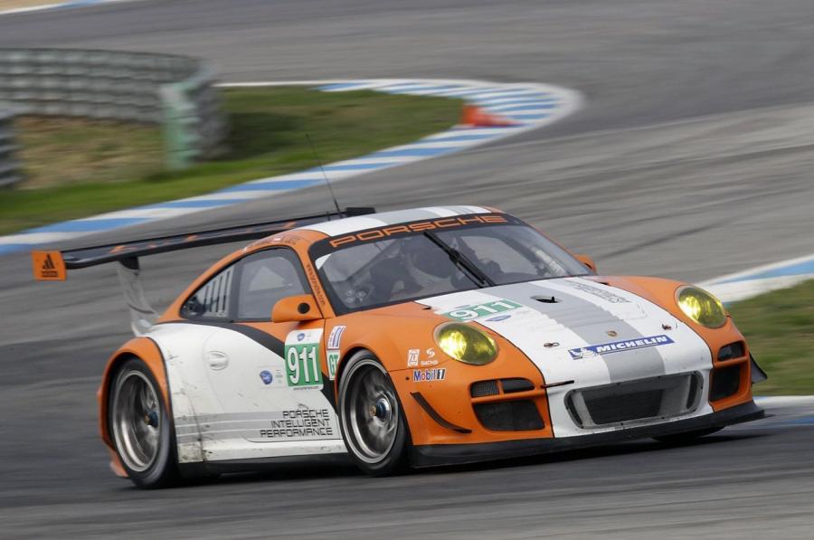 Порше 911 gt3 r Hybrid