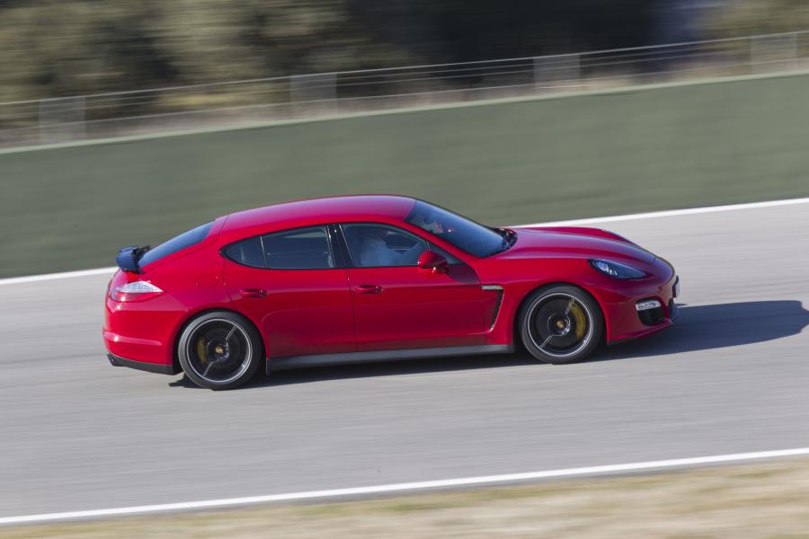 Porsche Panamera GTS 2015