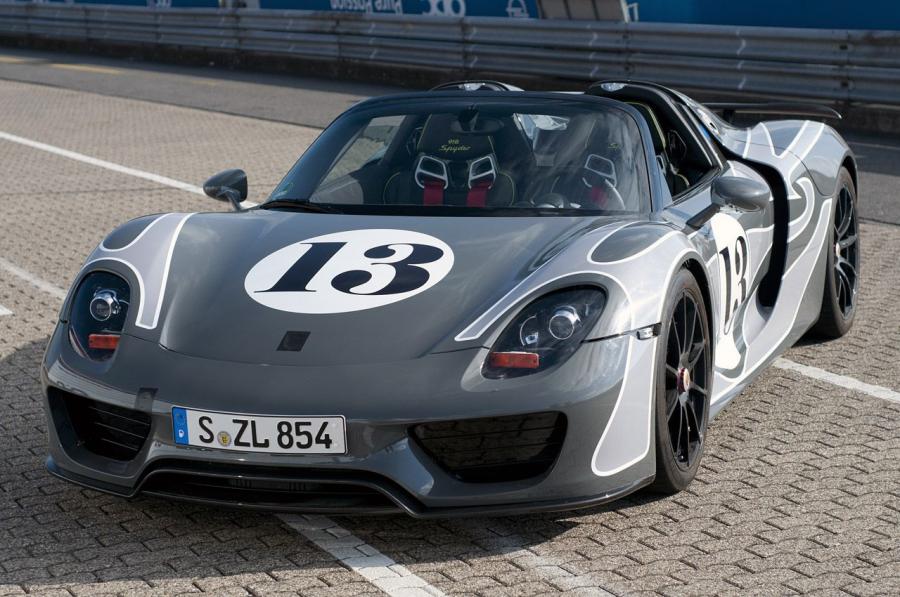 Машина Порше 918 Спайдер