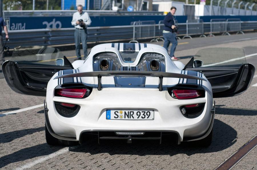 Porsche 918 Spyder Night