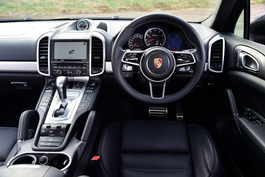 Интерьер porsche cayenne