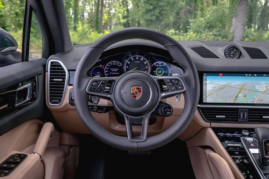 Porsche Cayenne 2018 панель Медиа