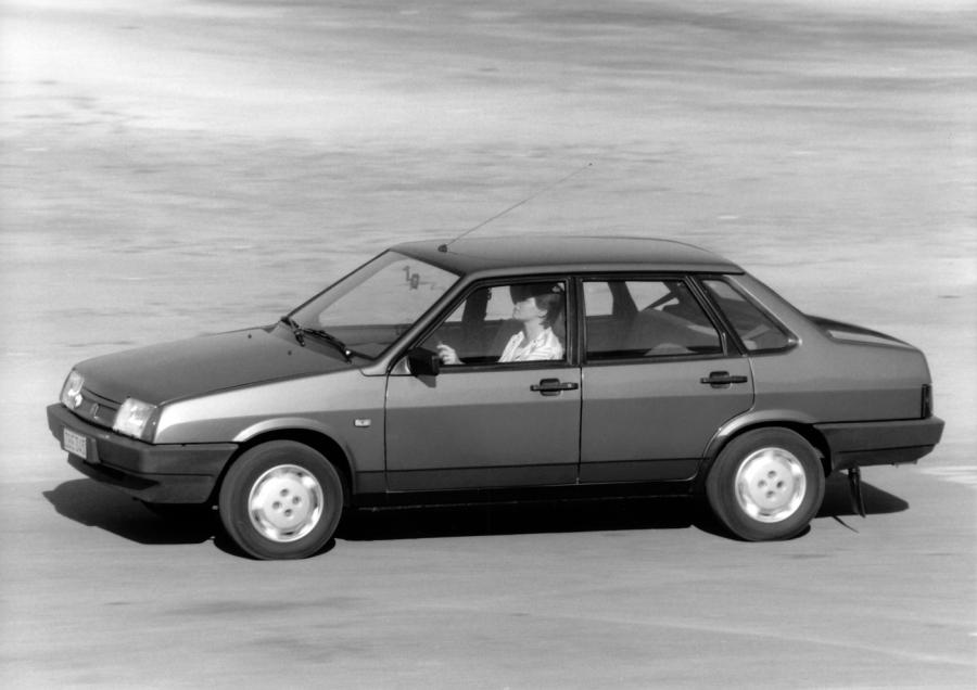 Lada Samara Sedan (210990) '1992 - 99