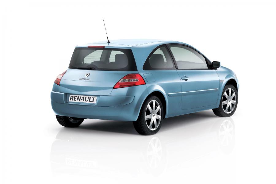 Автомобили рено плюсы и минусы. Renault Megane II 2006. Renault Megane II 2008. Рено Megane II 2006. Renault Megane 2 Sport.