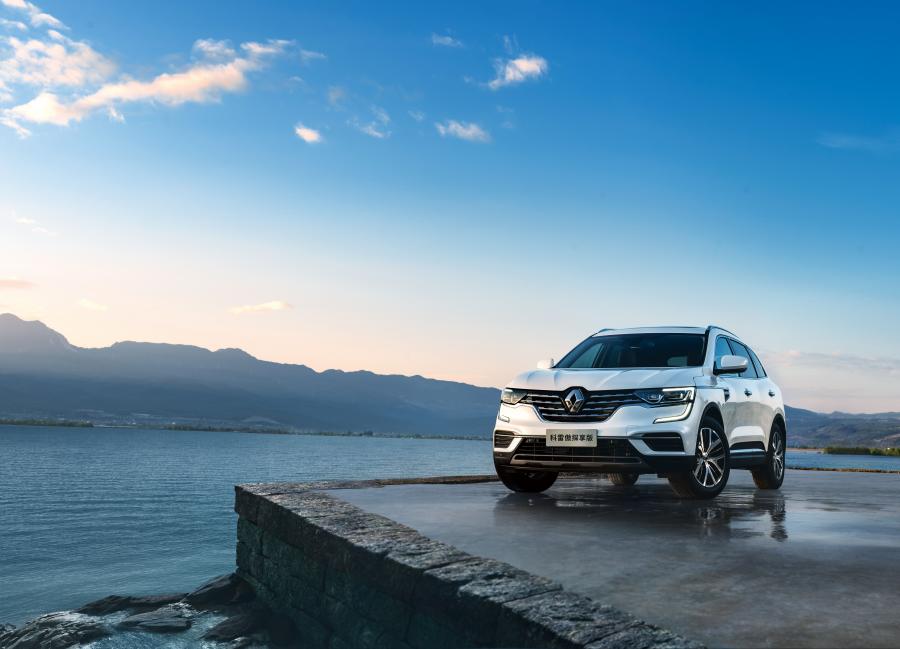 Едем рено. Renault KOLEOS 2019. Колеос 2022 обои. Рено Колеос off Road Tuning. KOLEOS путешествие.