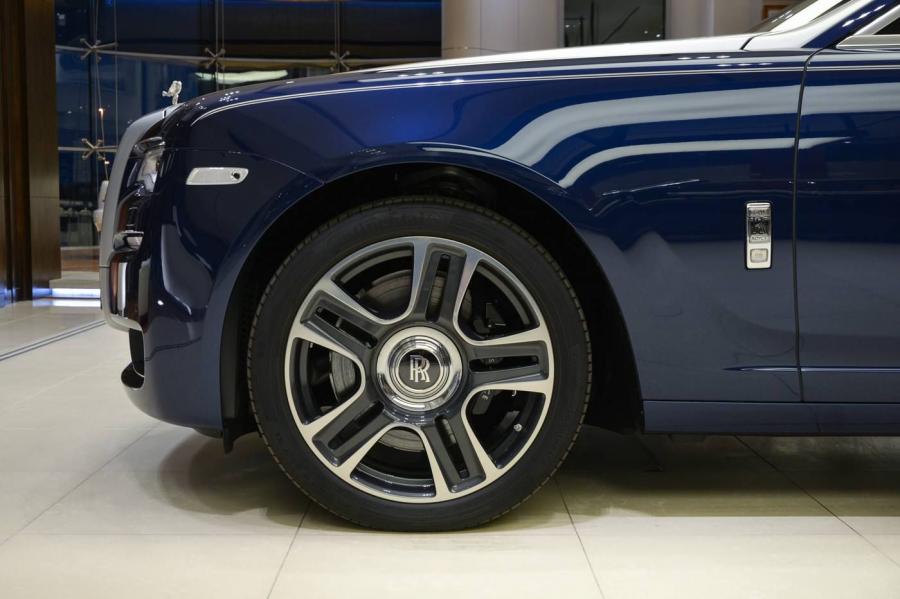 Диски rolls royce ghost. Колеса роллс ройс. Шины rolls royce ghost. Диски rolls royce r17. V2.