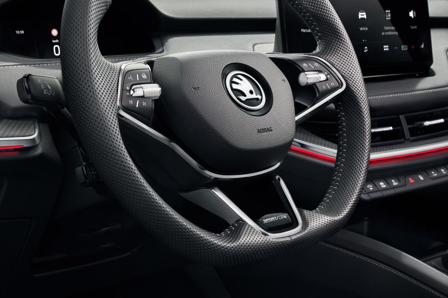 Детали интерьера Skoda Enyaq Sportline iV 80 2021 года  (WW) (фото 5 из 22)