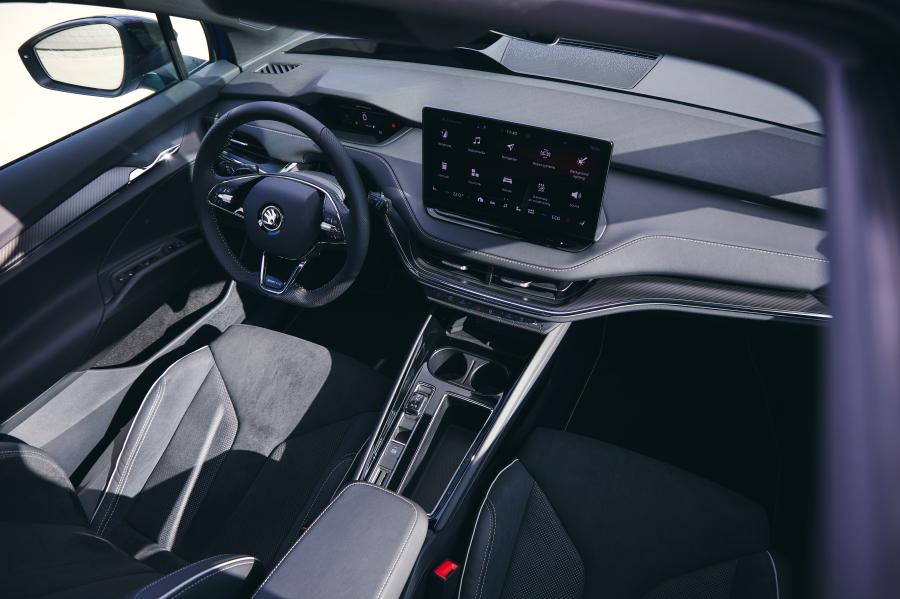 Интерьер Skoda Enyaq Sportline iV 80 2021 года  (WW) (фото 14 из 22)