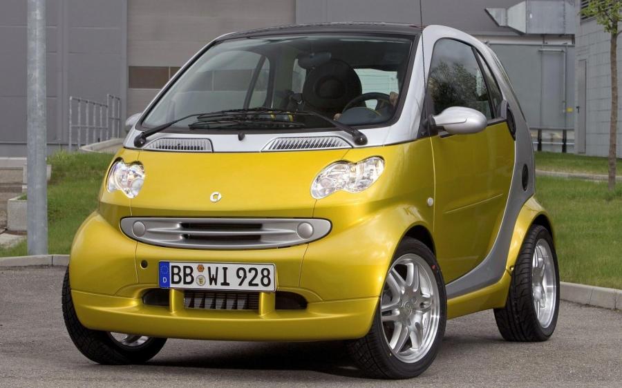 Галерея смарт. Smart Fortwo 2006. Smart Fortwo 1997. Смарт машина 2006. Смарт Fortwo 2006 Style.