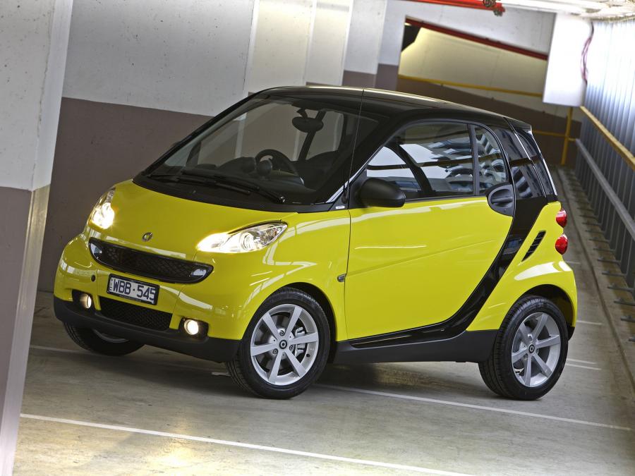 Машина смарт Fortwo Coupe