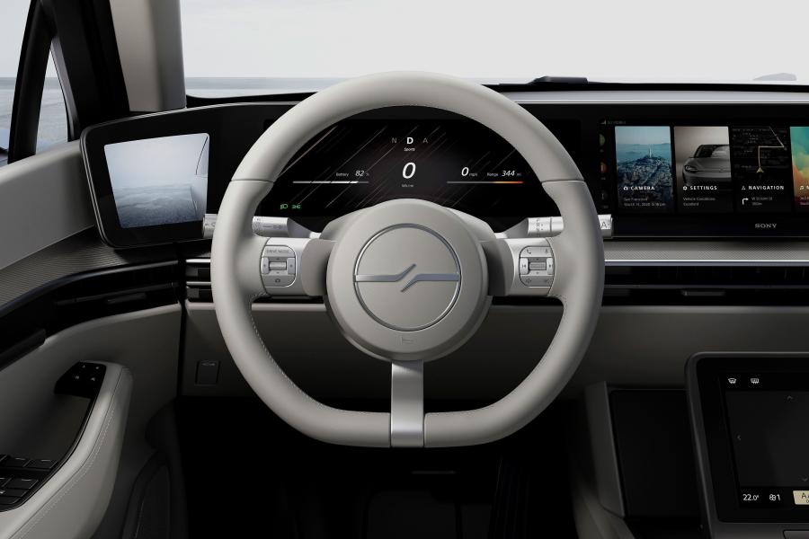Панель приборов Sony Vision-S 2020 года  (фото 13 из 17)